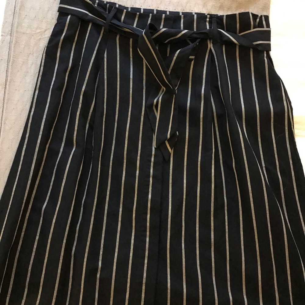 Ann taylor navy blue striped skirt - Picture 3 of 3